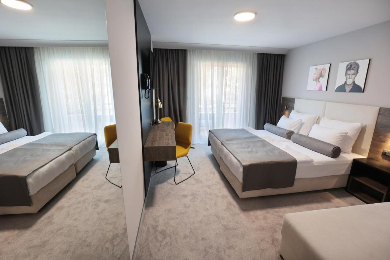 Hotel Milenij มาคาร์สกา ภายนอก รูปภาพ