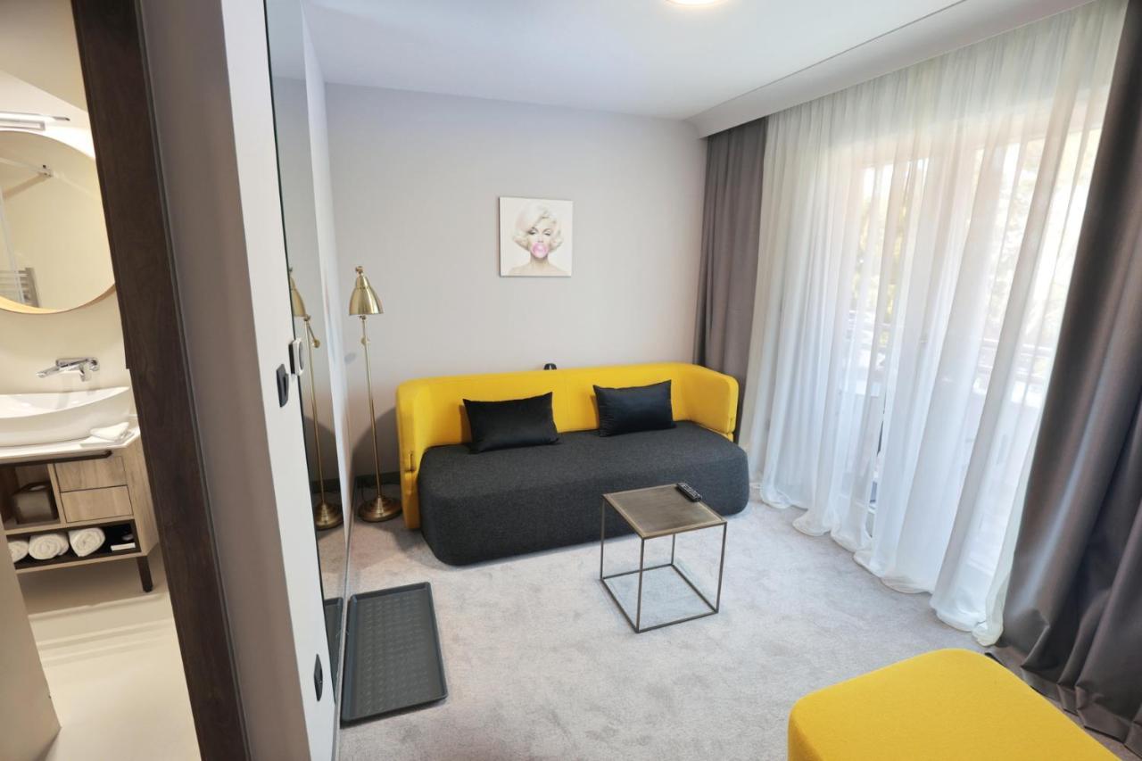 Hotel Milenij มาคาร์สกา ภายนอก รูปภาพ