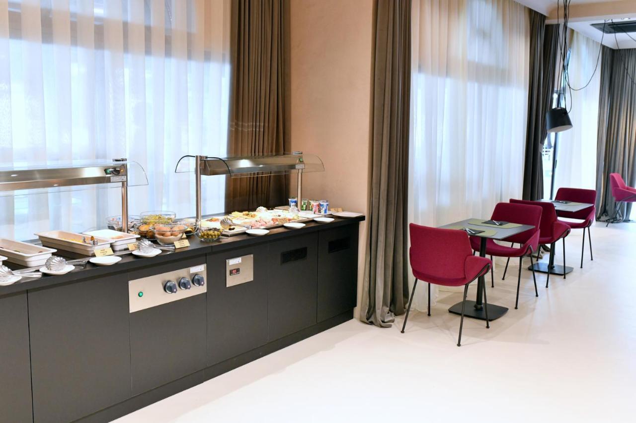 Hotel Milenij มาคาร์สกา ภายนอก รูปภาพ