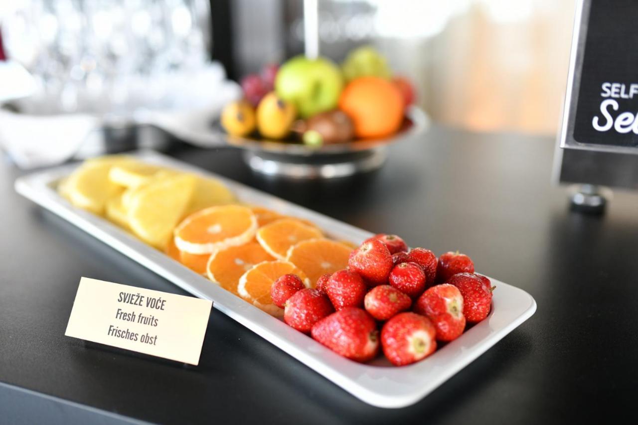Hotel Milenij มาคาร์สกา ภายนอก รูปภาพ