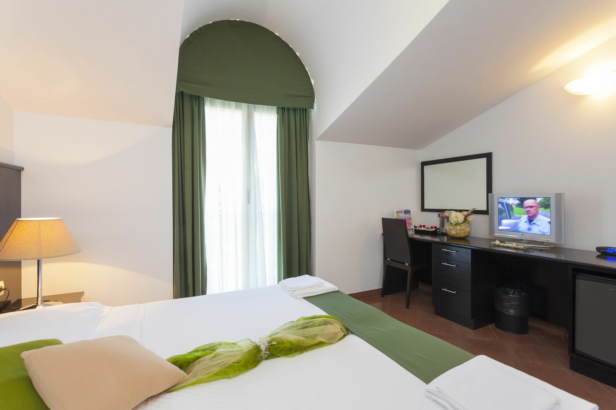 Hotel Milenij มาคาร์สกา ภายนอก รูปภาพ