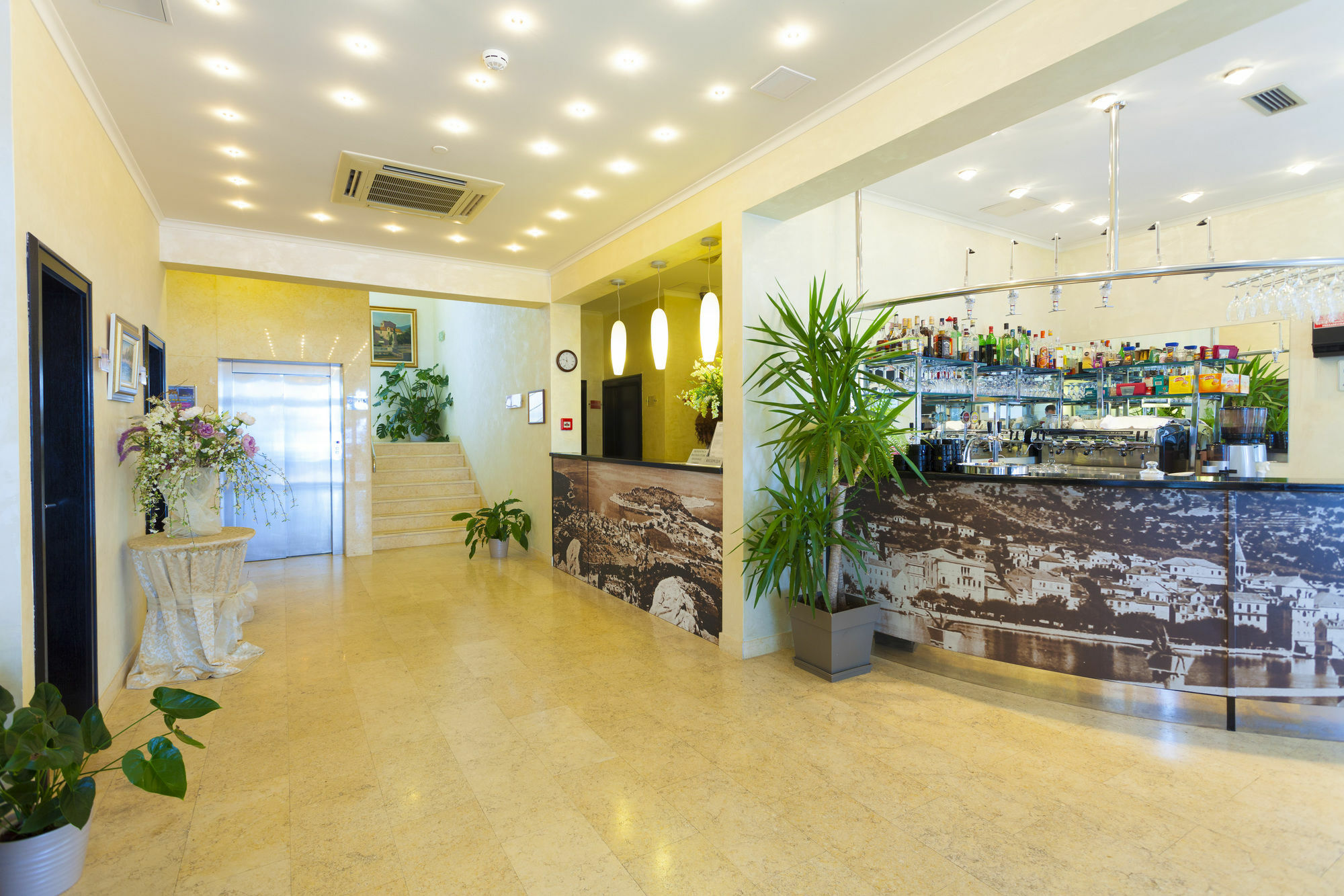 Hotel Milenij มาคาร์สกา ภายนอก รูปภาพ